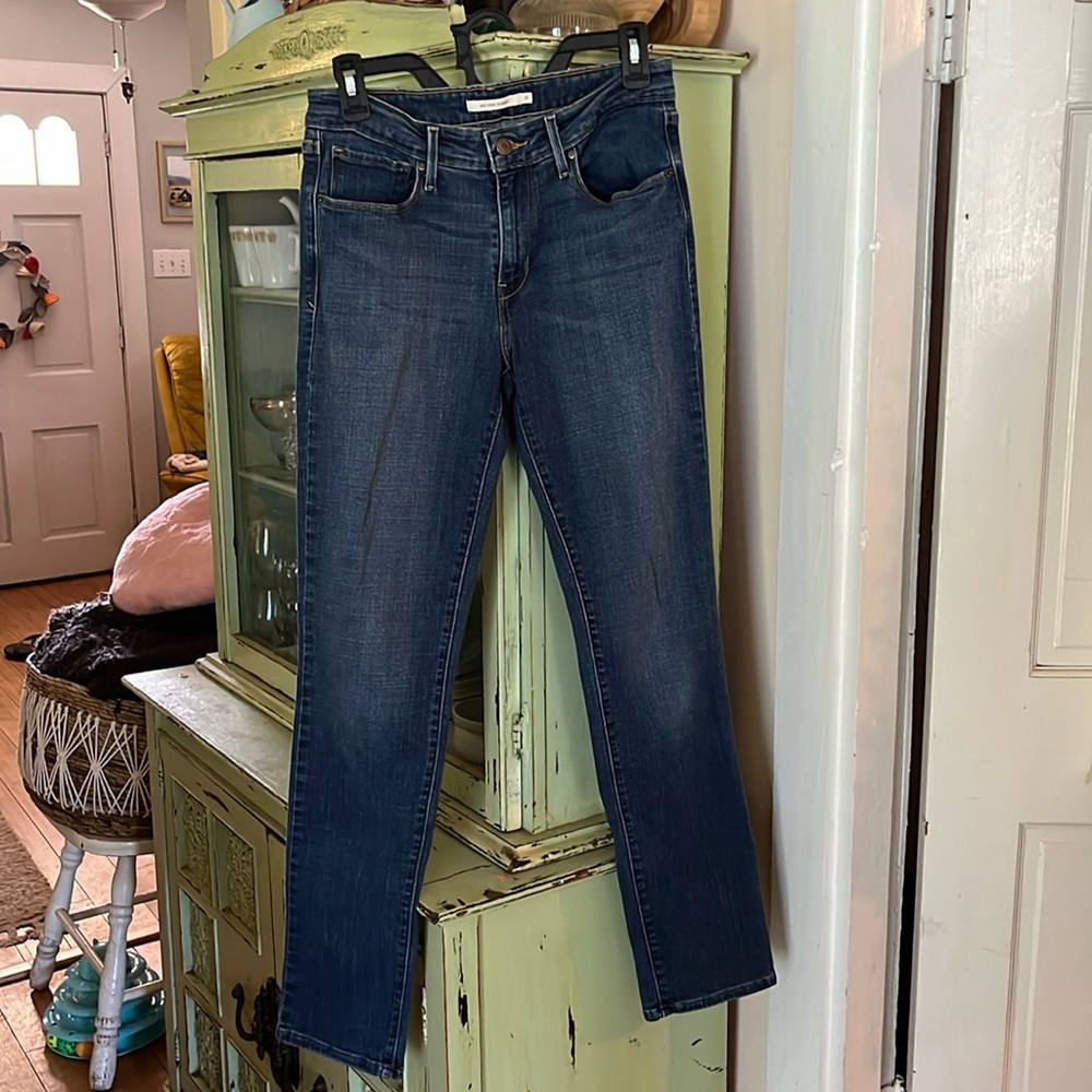 Levi’s Mid Rise skinny jeans size 8